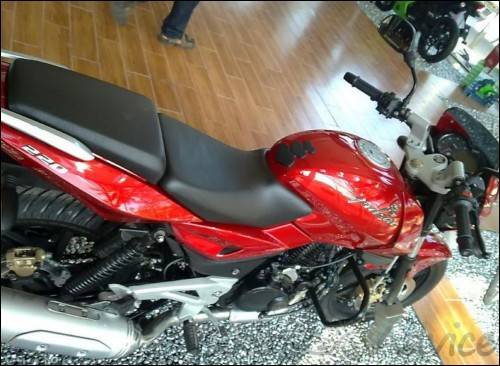 Bajaj-Pulsar-220-DTSi-S-Bikini-Faired-3