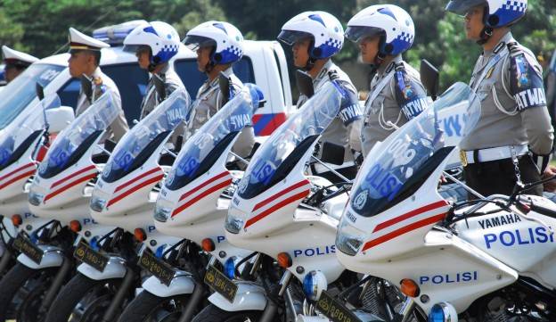 Walah….motor BM koq dilawan?!…..