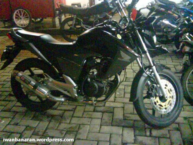 New Megapro…ganti knalpot dan cakram, langsung beda!!!