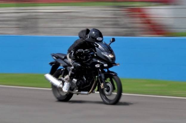 Simulasi kredit Pulsar220. Monggo diintip….