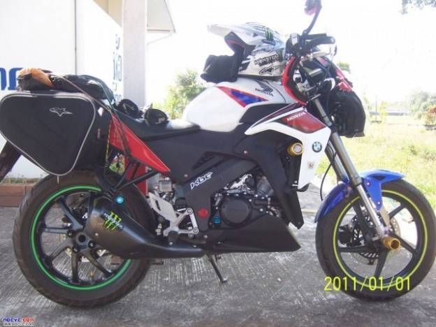 Modif CBR150r….nuansa sport jadi ilang blas!!