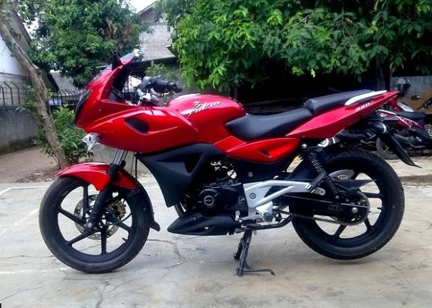 Woww…Pulsar220 jadi full fairing euy!!