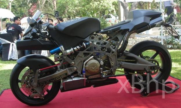 Widih…motor koq kayak Alien…..