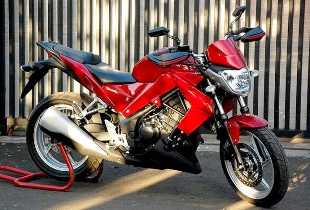 Honda CBR250r berubah jadi street fighter bike….!!