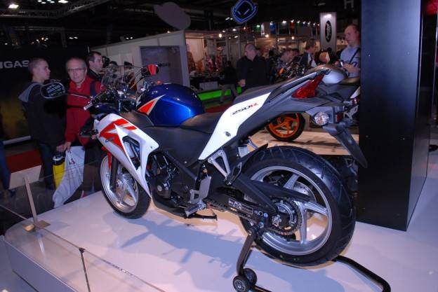 CBR250r masih menjadi favorit ketimbang Ninja250r…