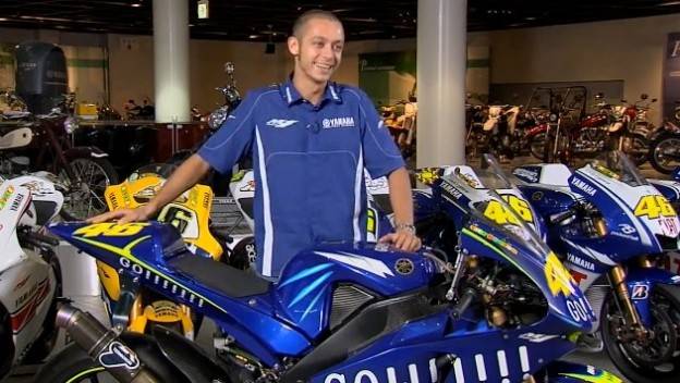 Nih dia gambar Yamaha YZR-M1 dari 2004 – 2010….