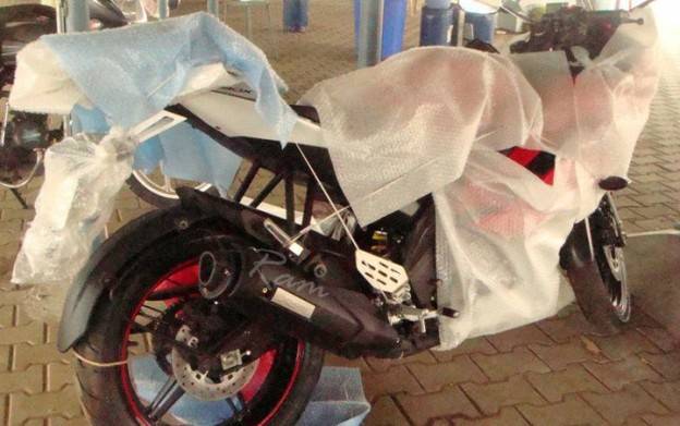 Updated : Potongan gambar new Yamaha YZF-R15 akhirnya diumbar..