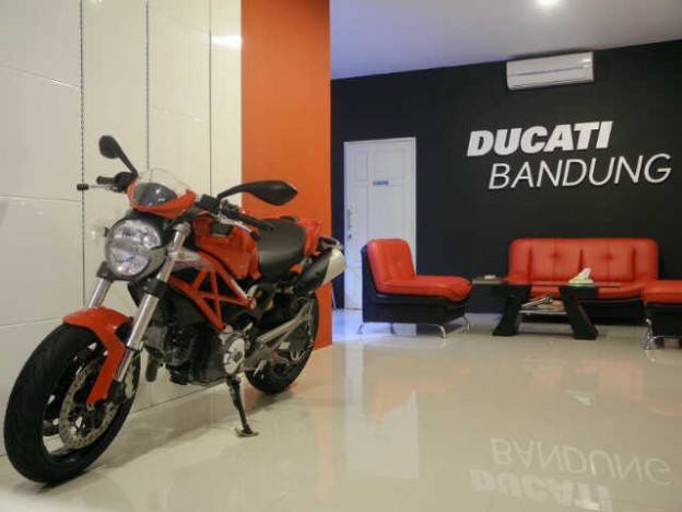 Grand launching dealer Ducati Bandung…..maaf IWB tidak bisa hadir