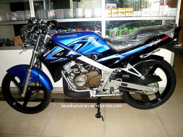 Kawasaki Ninja150-N blue colour!! Mantep juga…..