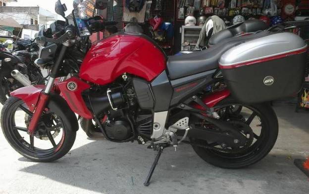 Gendeng!!…Kawasaki Ninja 250-R menjelma menjadi Yamaha Byson!!!…