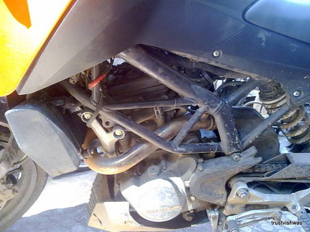 Picture detil spyshoot KTM Duke 200 India….