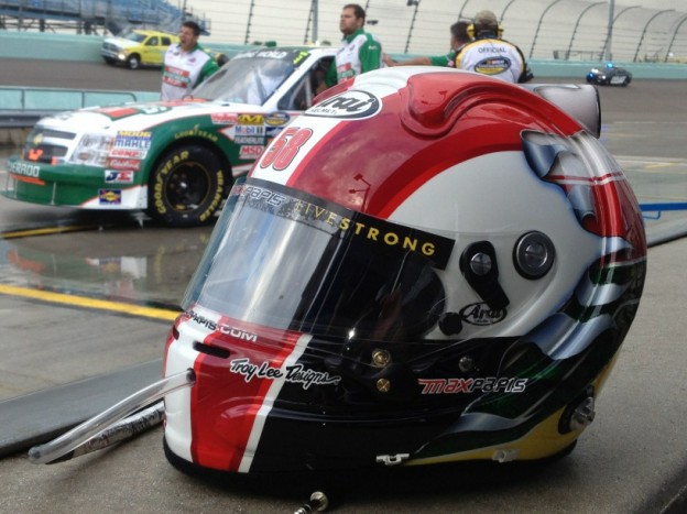 Seorang pembalap Nascar-pun bangga dengan Marco Simoncelli!!..