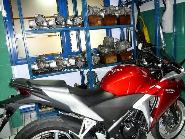 Honda CBR250r….desain yang ringkas namun mewah!