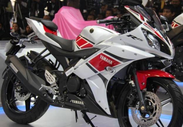 Yamaha YZF R15 limited edition dijual 4000 unit saja..!