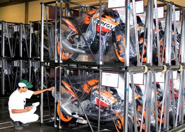 AHM Rilis Honda CBR150R Repsol livery. Kerennn euy!!!…