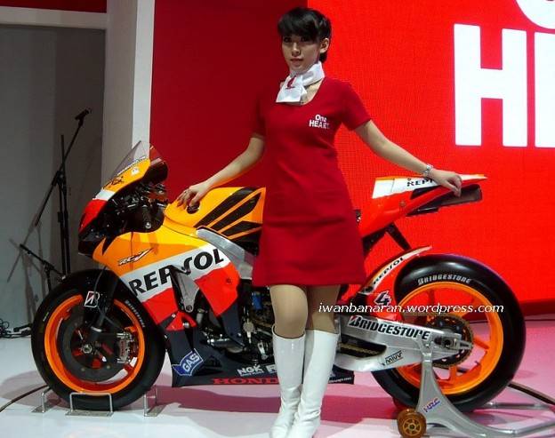 Honda Repsol CBR 250R vs CBR 150R. Serupa tapi tak sama…