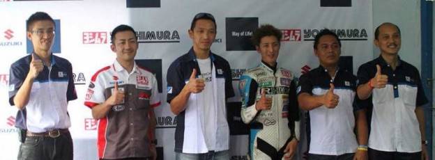 Tim balap Suzuki Indonesia mendapatkan coaching clinic dari Nobuatsu Aoki. Wihhh mantep euy…!