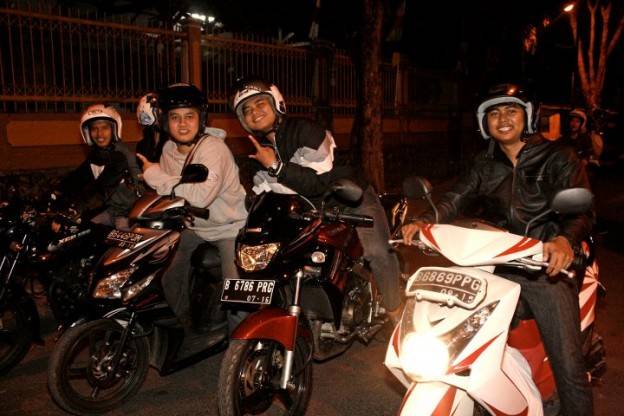 Kawasaki Ninja 150L vs. Honda Beat??….