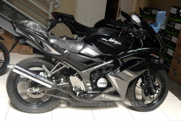 New Kawasaki Ninja 150RR vs Ninja 250R……