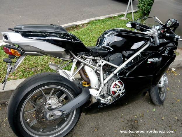Lho…Ducati rem belakangnya koq ngeblong??…..
