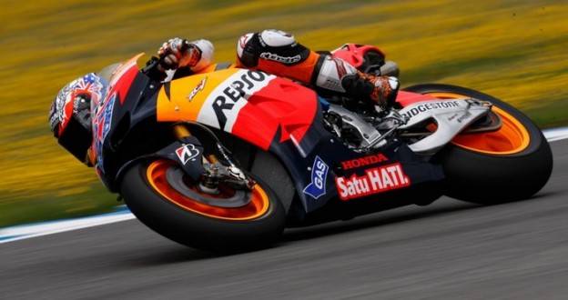 Motogp Jerez : Lorenzo gagal menahan Stoner!!