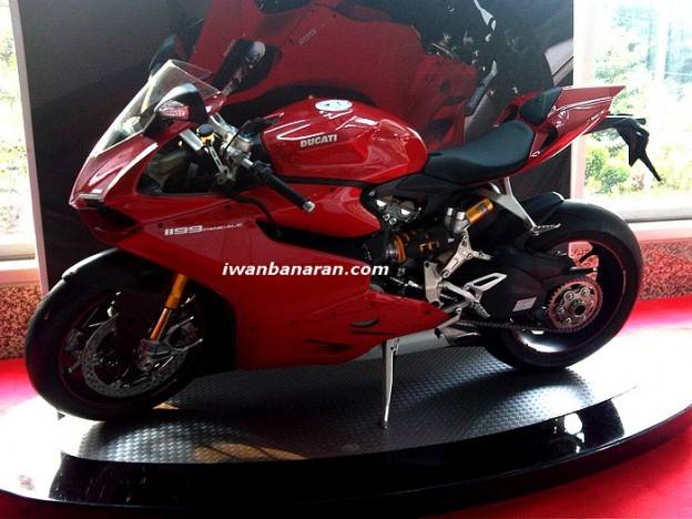 Ducati Panigale 1199 resmi diluncurkan diIndonesia. Ancene apik pol!!…