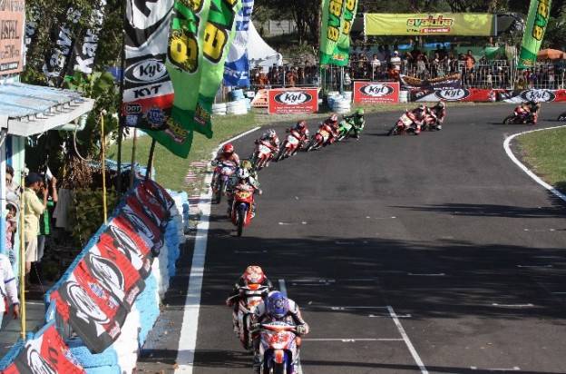 Yamaha Dominasi kelas IP2 seri 2 Indoprix  Sigit dan Topan di Puncak Klasemen…