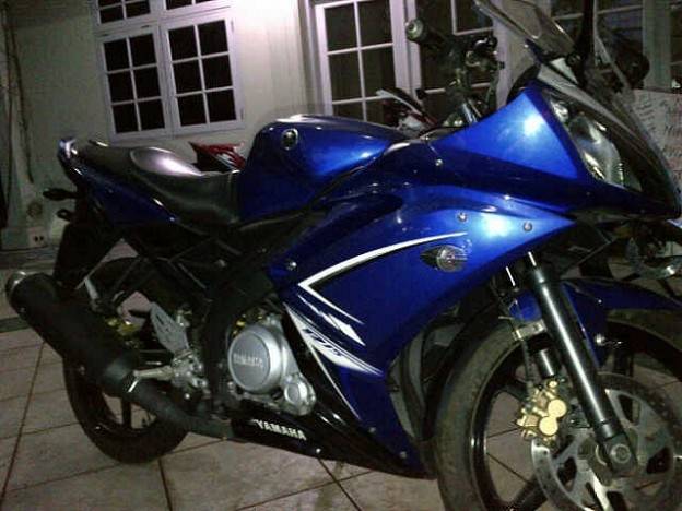 Menyulap Yamaha R15 lawas menjadi versi 2. Wowww, keren euy…