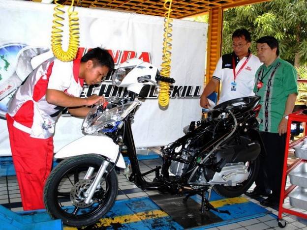 AHM Gelar Kontes Nasional Keterampilan Teknis Sepeda Motor
