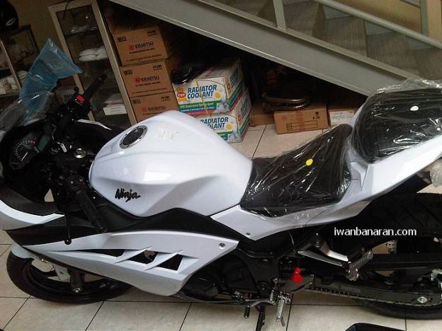 Ninja 250 injeksi laris manis….inden dimana-mana!