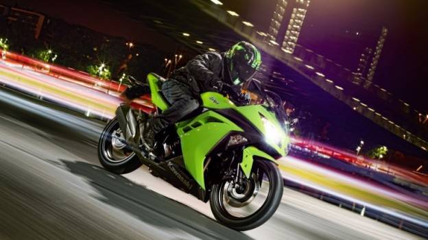 Kawasaki Ninja 300 FI….jangan pernah bermimpi masuk ketanah air!