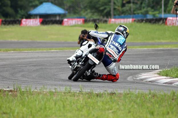 Jorge Lorenzo…emang canggih euy!!