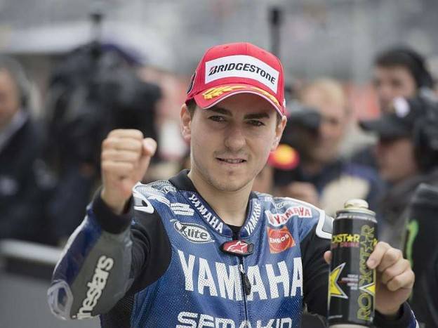 Lorenzo akan bayarin 60% tiket para fans-nya di Valencia. Enake rekkk!!….