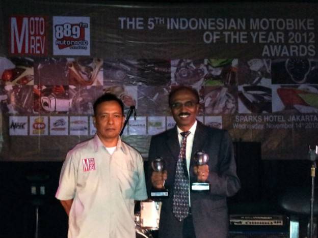 TVS Apache RTR 160 dianugerahi sebagai Indonesia Motobike of The Year 2012….