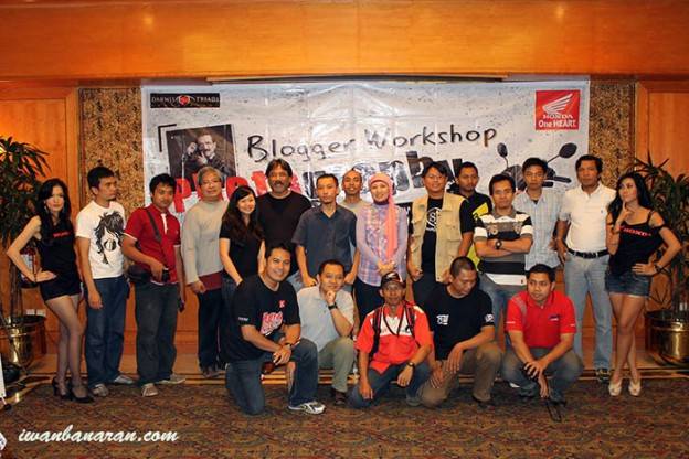 Tambahan galeri Honda CB150R hasil jepretan di JMCS. Monggo diintip…..