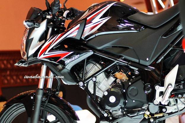 Detil foto dan video Honda CB150R……monggo berikan penilaiannya!