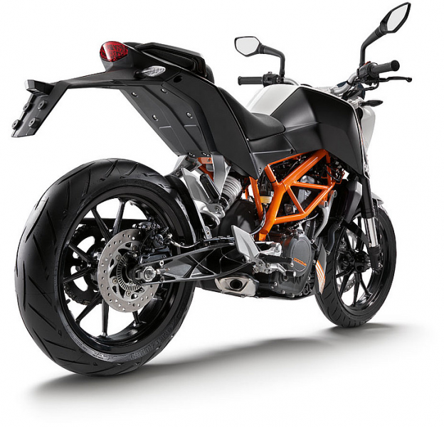 KTM Duke 390 akhirnya diperkenalkan. Power tembus 44bhp!!….