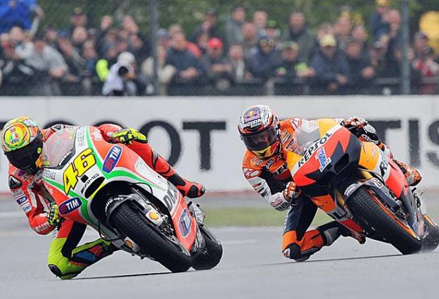 “Aku tidak mengerti bagaimana cara Stoner mengendarai Ducati”…ujar Rossi