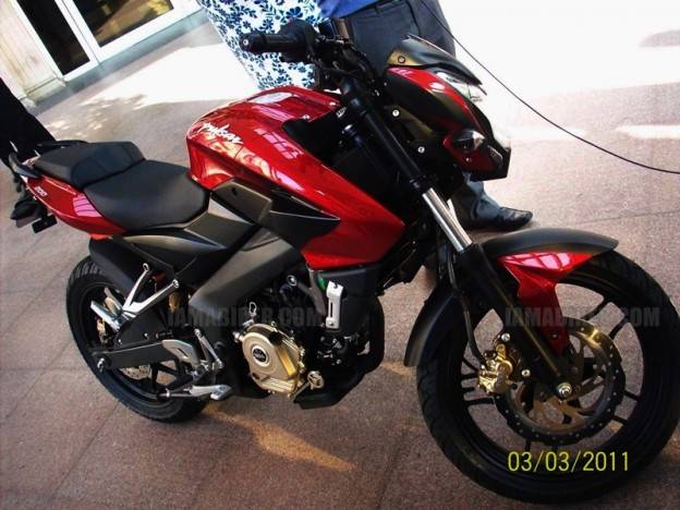 Bajaj Pulsar 200NS dijual via KMI…..ngaruh dibanderol nggak yah??