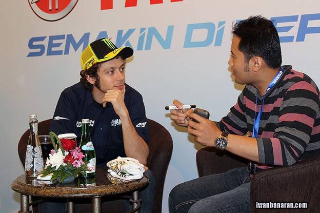 Akui wis tuwo, Rossi siap terima tantangan rider muda !!