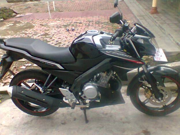 Tips sederhana memindah plat new Vixion kebawah headlamp….