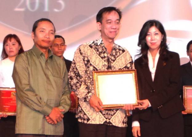 AHM Raih Excellent Service Experience Award 2013….