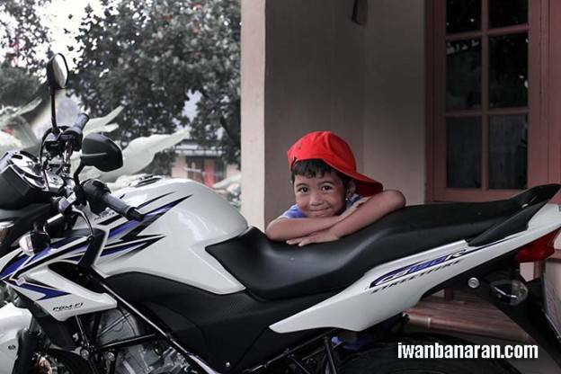 Honda CB150R dinobatkan sebagai rookie of the year….sedang New Vixion sabet bike of the year 2013!!