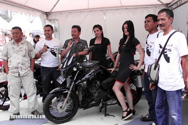 Empat TVS Apache RTR 180 mengiringi perjalanan lintas Sumatera tim Saptaranu….