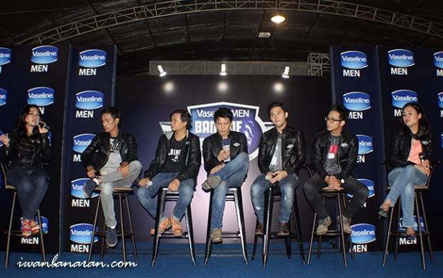 “Selalu jaga kebersihan helm agar bebas jerawat”…ujar Ariel Noah dalam presscon Vaseline Men!!