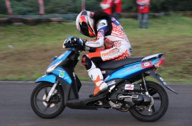 Pembalap wanitapun berpartipasi dalam one make race Mio-J Subang………