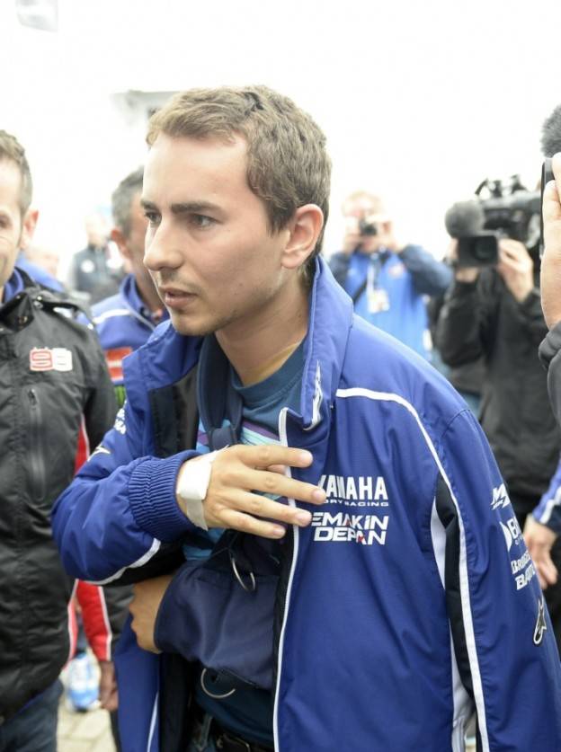 Motogp : Operasi sukses…..Lorenzo tetap nekad ingin membalap diAssen!