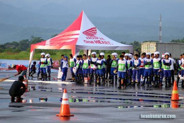 Video aksi para peserta Honda Safety Riding. Canggihhhh…..