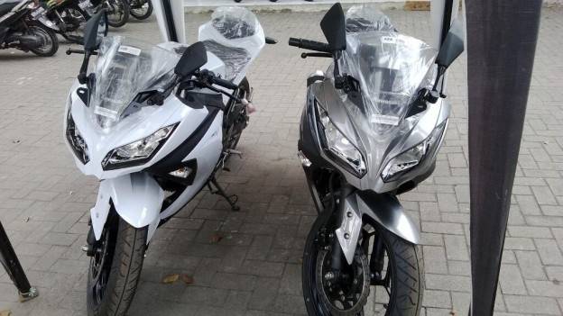 Kawasaki diam-diam rilis warna baru varian Ninja 250 FI…
