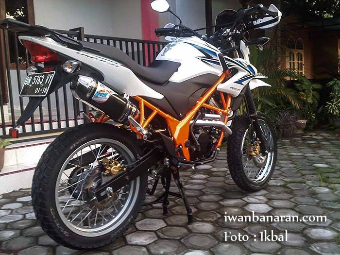 CB150